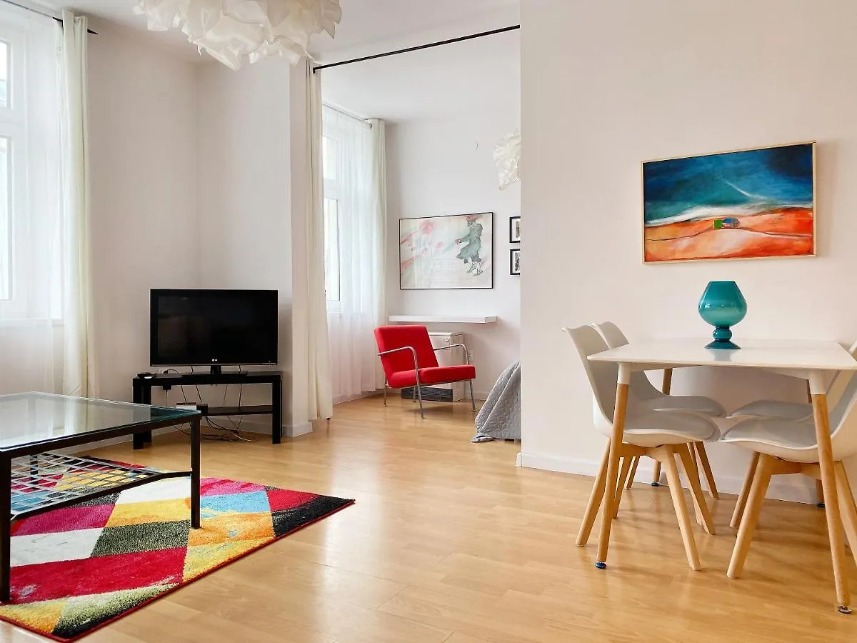 Mona Lisa Apartments - Kazimierz District Krakow Poland